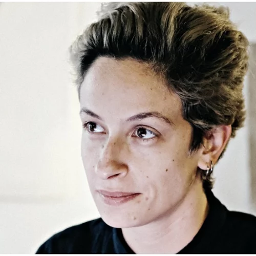 Ηλέκτρα Ελληνικιώτη: «Λείπουν τα μικρά αλλά δυνατά κέντρα παραγωγής και έρευνας της παραστατικής τέχνης»